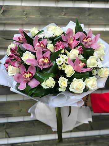 Букет цветов из: Розы и Хризантемы в Дровосеки