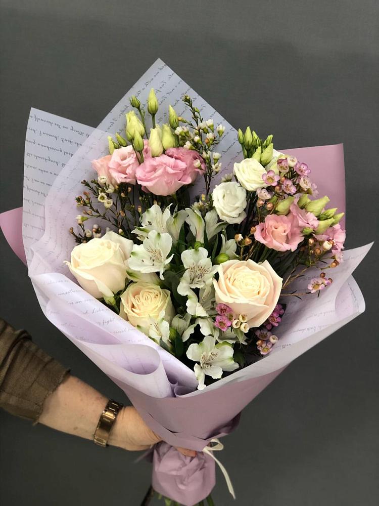 Букет цветов из: Альстромерии, Розы и Лизиантусы в Дровосеки