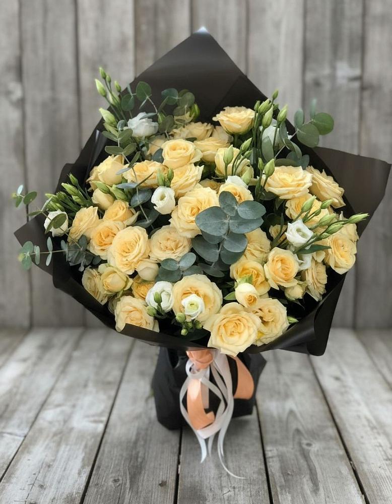 Букет цветов из: Розы и Лизиантусы в Дровосеки