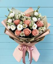 Букет цветов из:  Розы, Альстромерии и Лизиантусы в Дровосеки