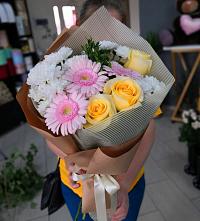 Букет цветов из:  Герберы, Розы и Хризантемы в Дровосеки