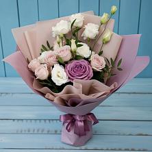 Букет цветов из:  Розы и Лизиантусы в Дровосеки