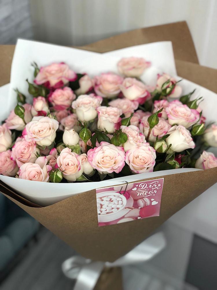 Букет цветов из: Розы в Дровосеки