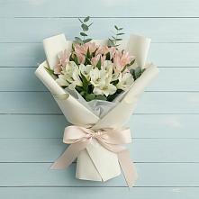 Букет цветов из:  Альстромерии в Дровосеки