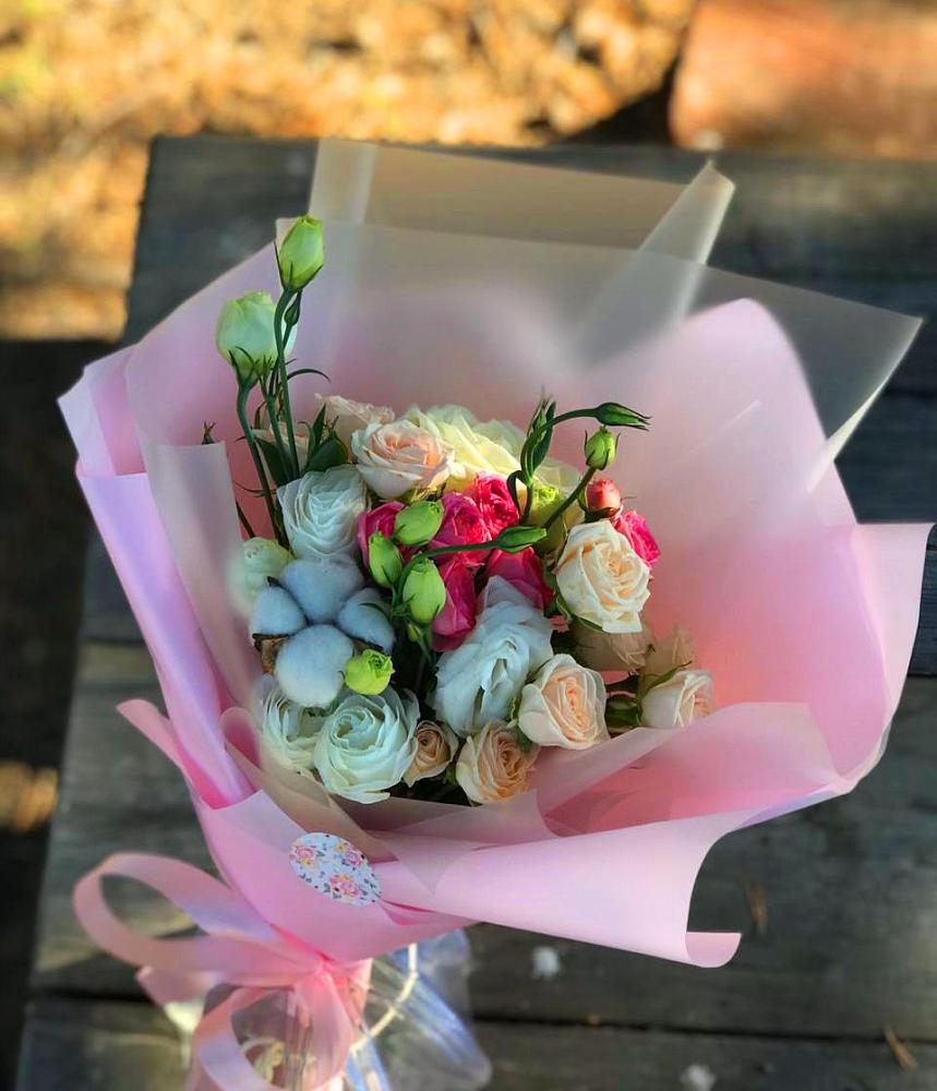 Букет цветов из: Розы и Лизиантусы в Дровосеки