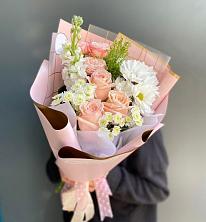 Букет цветов из:  Хризантемы и Розы в Дровосеки