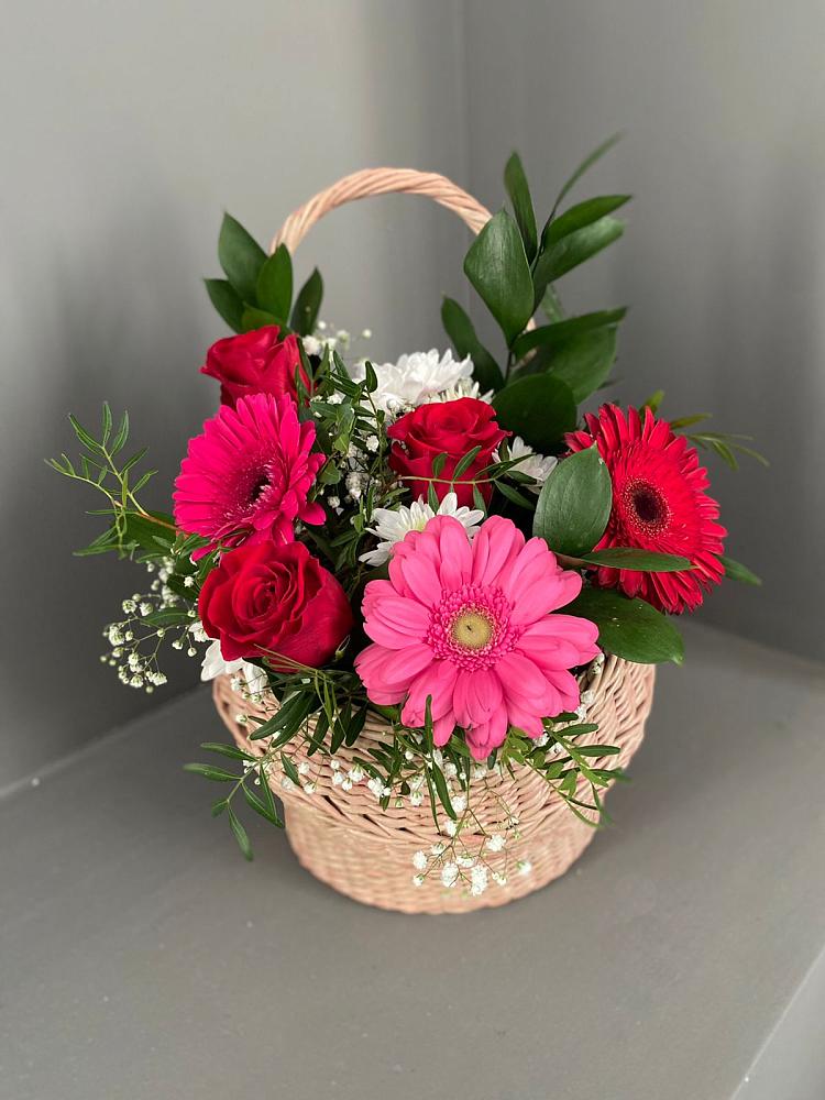 Цветочная композиция из Розы, Хризантемы и Герберы в корзине в Дровосеки