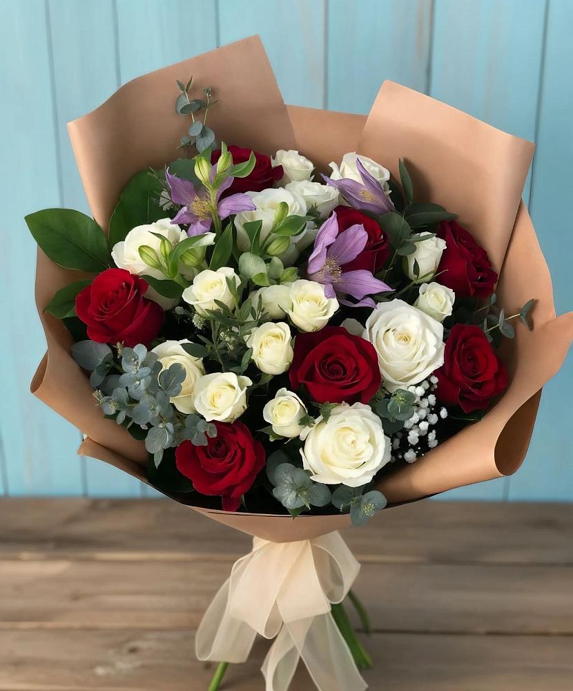 Букет цветов из: Розы и Альстромерии в Дровосеки