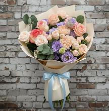 Букет цветов из:  Розы, Лизиантусы и Гвоздики #REPLACE_PRED# Дровосеки